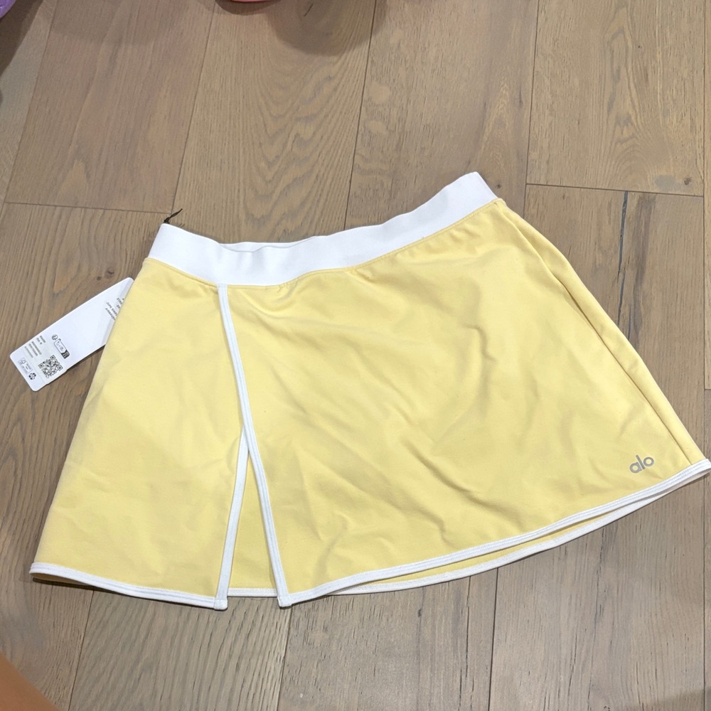 ALO Yoga Yellow Skort with White Trim